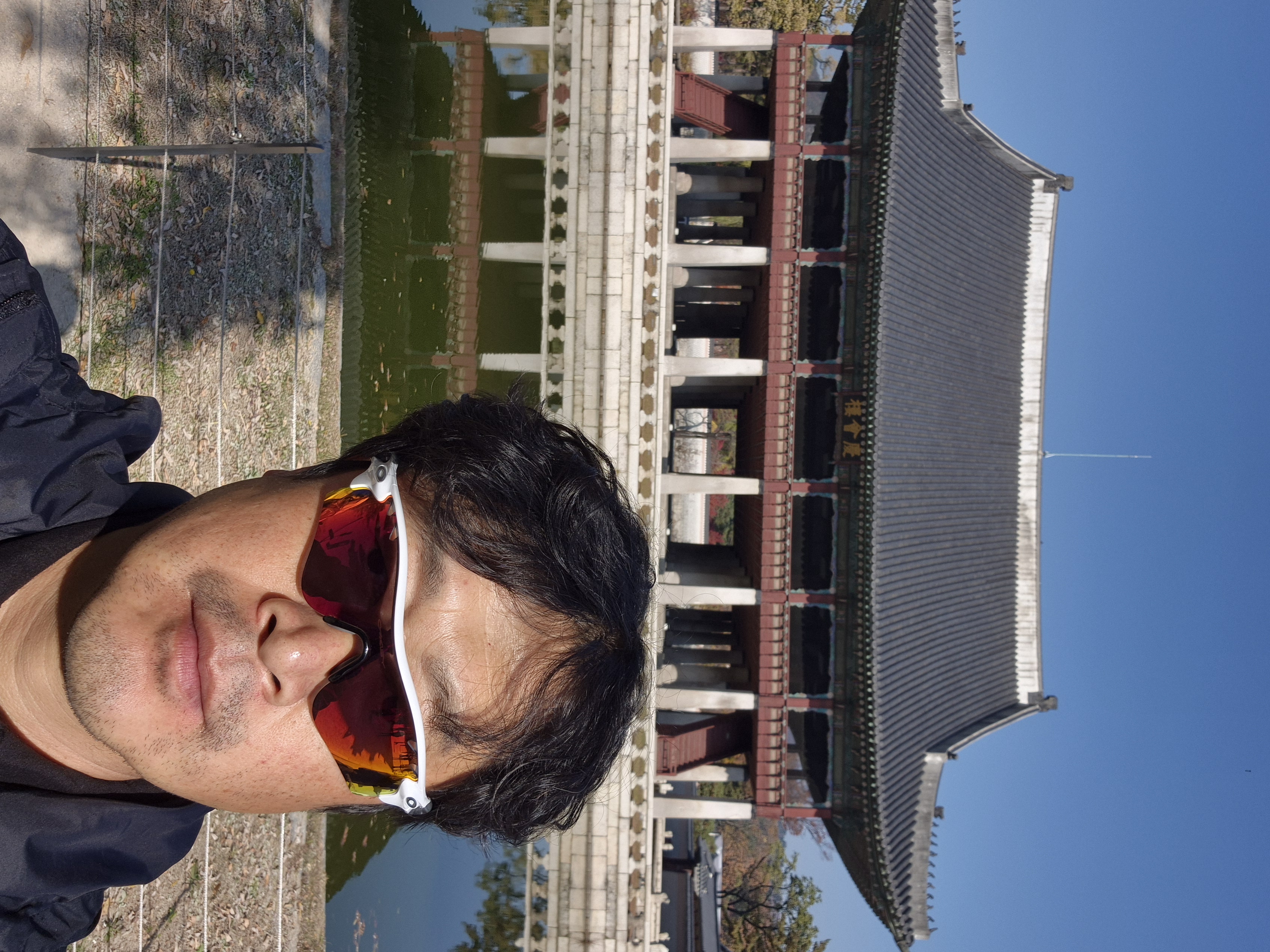MYK guide Marcos Lee with travelers in Korea